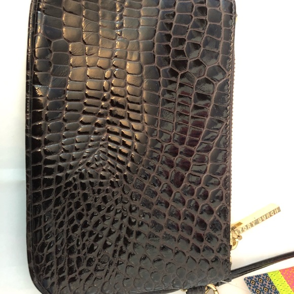 NWT TORY BURCH Embossed Patent Crocodile Wristlet - Picture 3 of 4